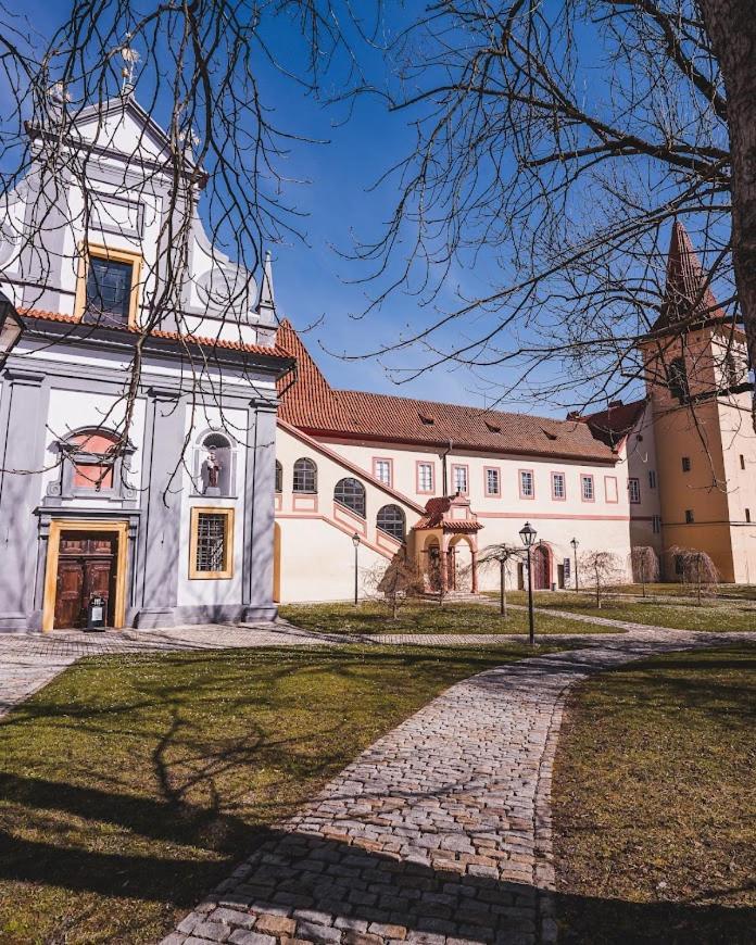 Klasterni Apartmany Cesky Krumlov Exterior photo